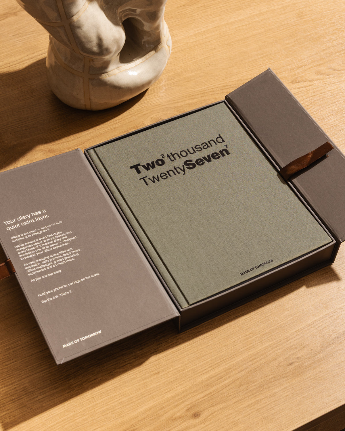 2027 Grand Daily Diary - Classic