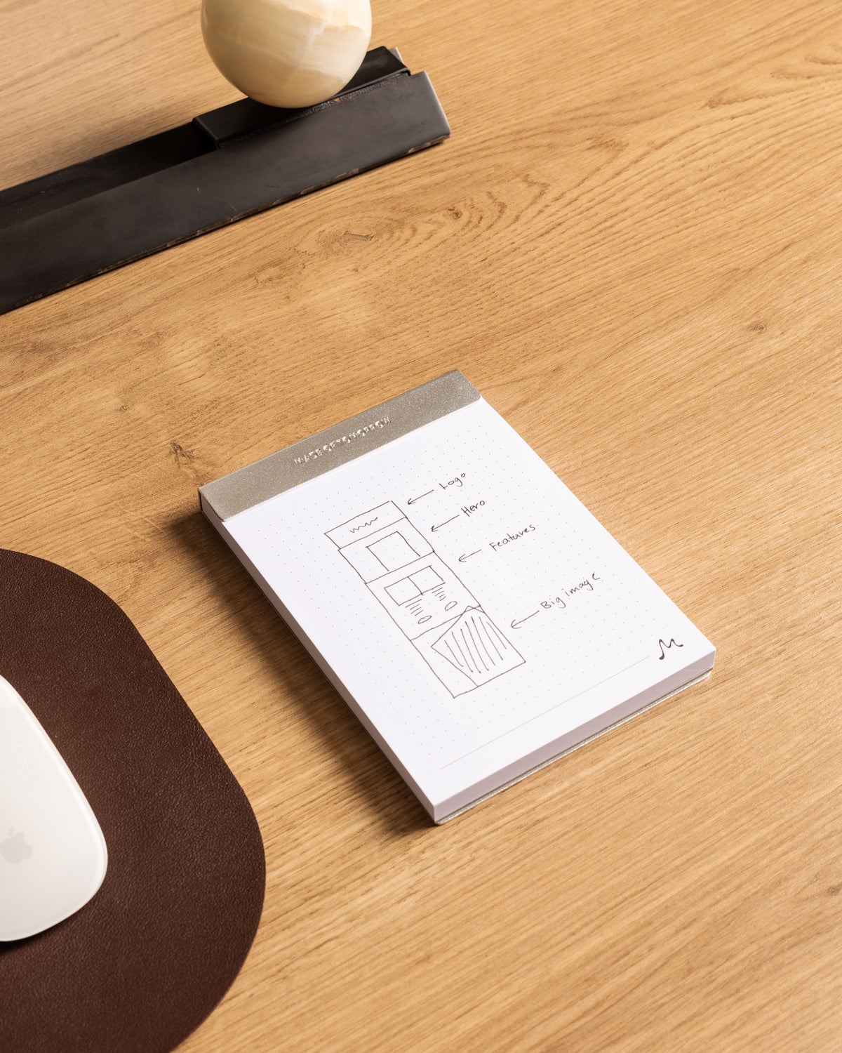 pad=dot-grid;holder=aluminium