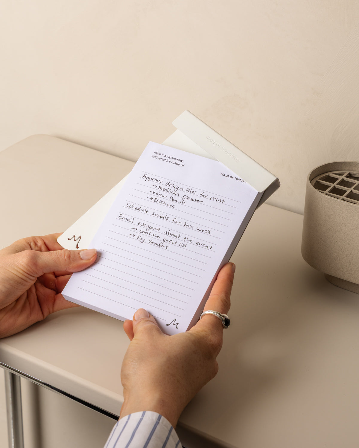 pad=lined;holder=white