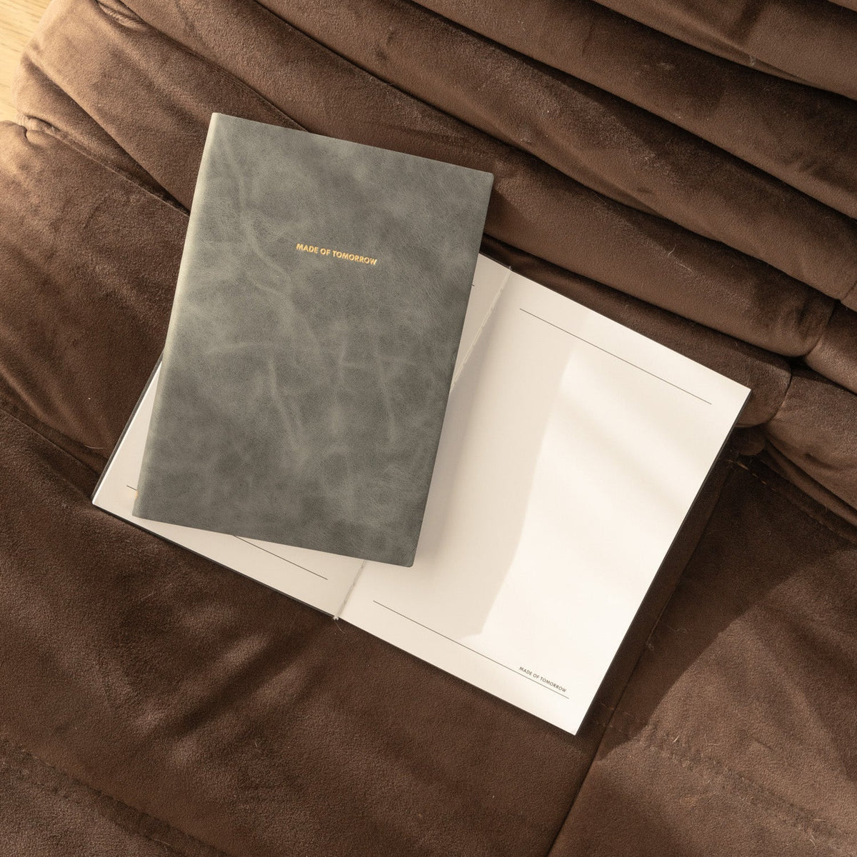 Visual Notebook Onyx Lined • Sample Sale